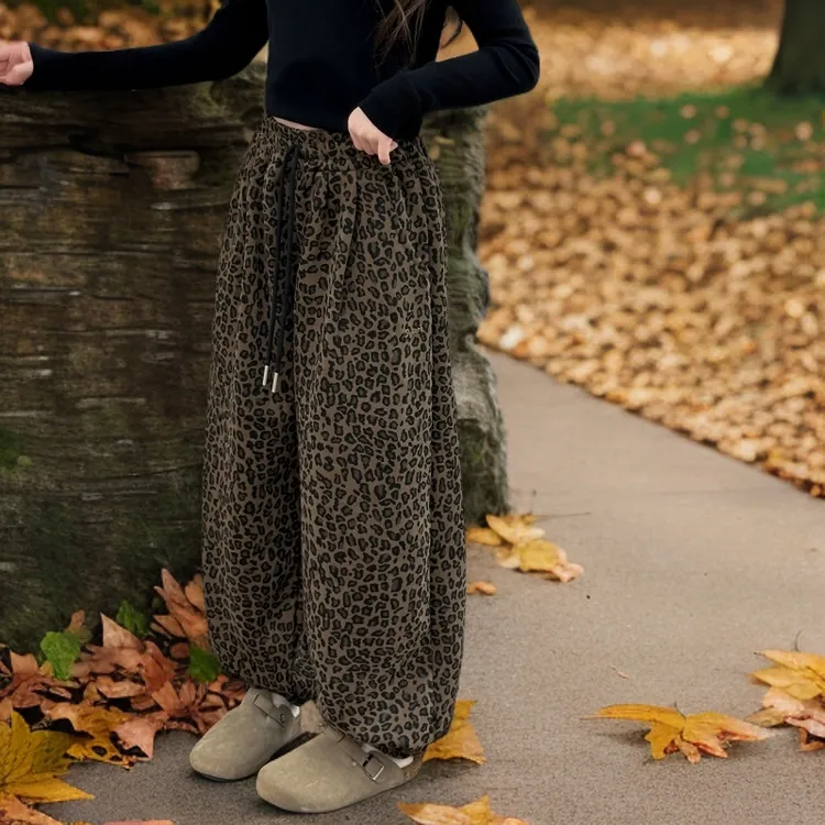 儿童冬装2025新款大女童装豹纹裤子加绒一体绒秋冬款宽松运动卫裤