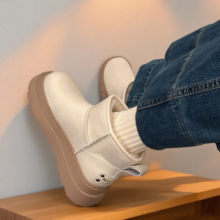 厚底皮面防水雪地靴女2025新款冬季加绒保暖女靴子短筒东北大棉鞋