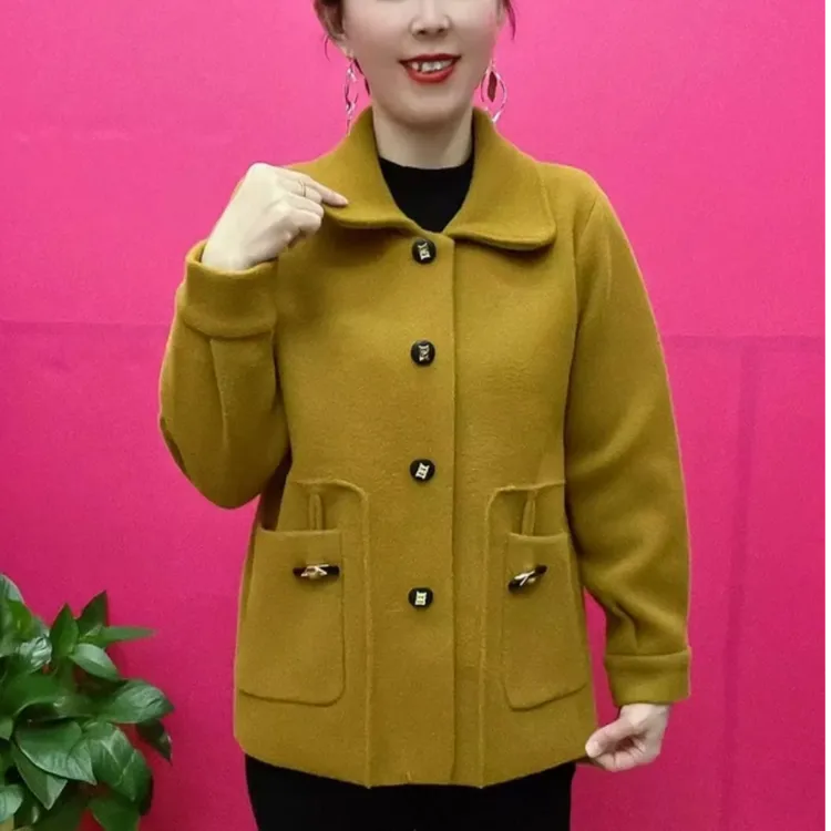 气质妈妈外套女春秋短款呢子大衣中老年女装秋装新款洋气减龄上衣