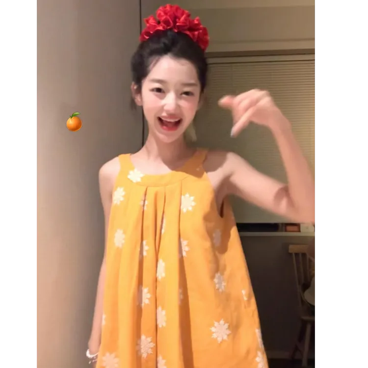 2025夏季新款时尚气质无袖A字宽松挂脖小衫上衣搭高腰阔腿长裤女