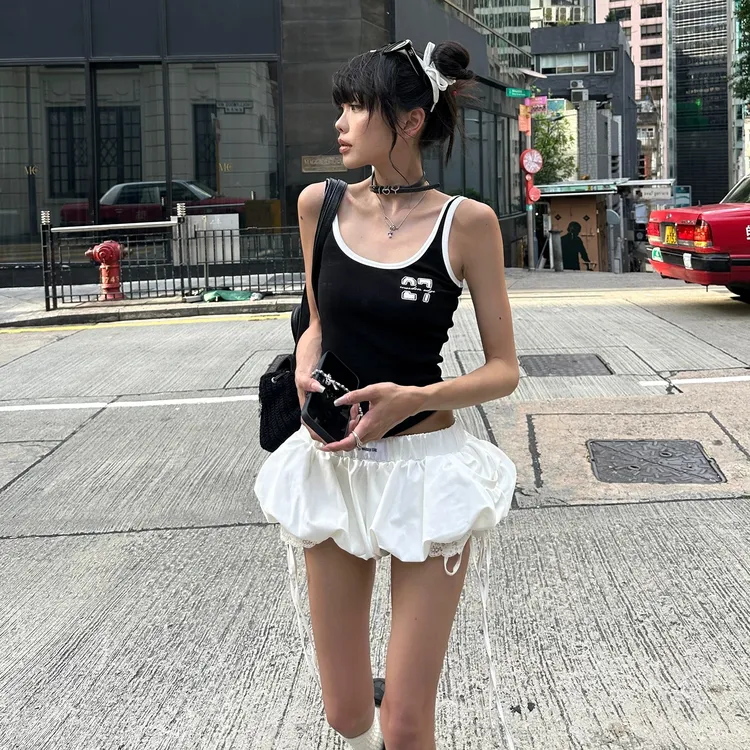 纯欲辣妹风撞色吊带背心夏季2025新款修身上衣高腰花苞短裙子套装