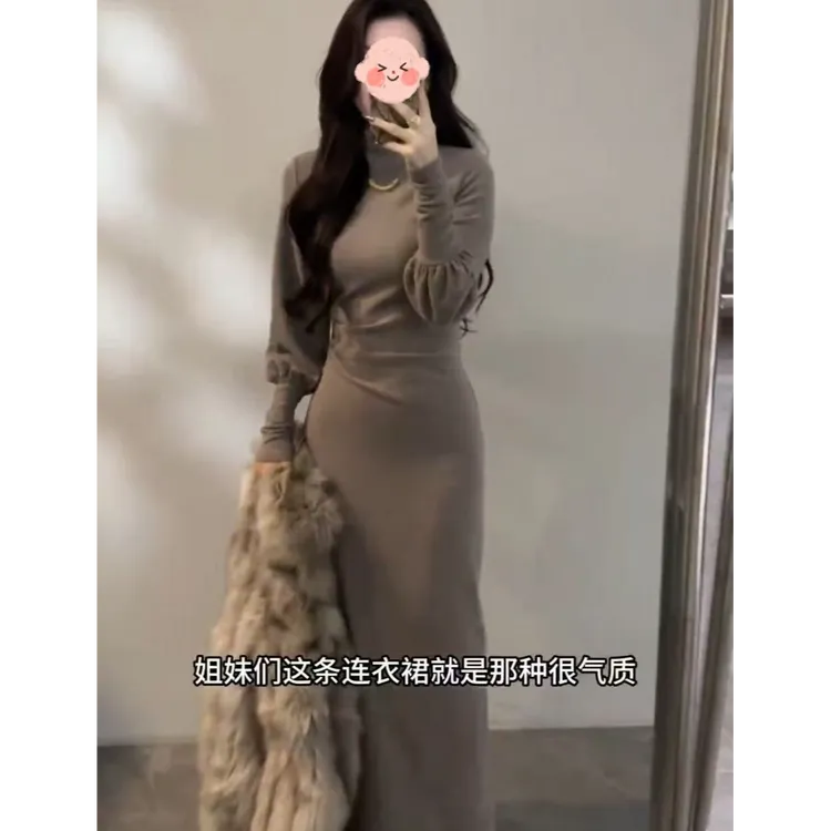 御姐风半高领灯笼袖修身连衣裙女2025新款气质修身复古配外套长裙