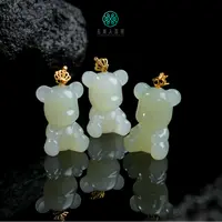 石惑珠宝~和田玉吊坠-水青抱抱熊皇冠-多样性发一