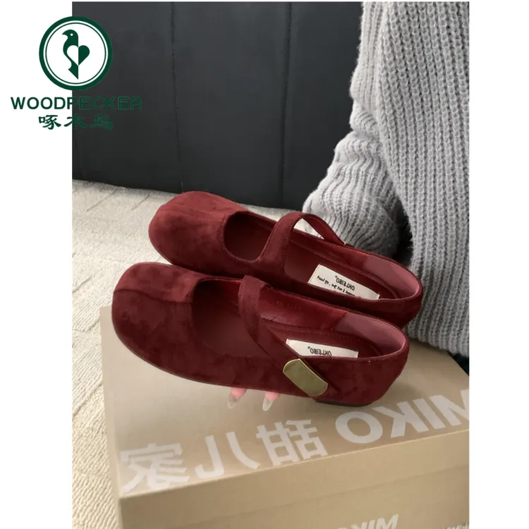 啄木鸟晚晚风复古温柔浅口单鞋女2025年春季新款软底小众金属扣