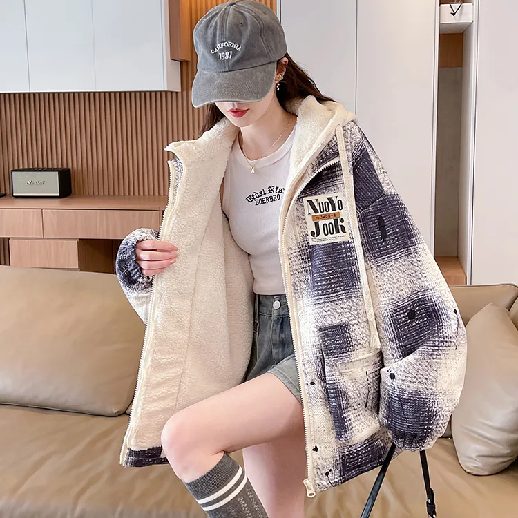 假两件羊羔毛外套女秋冬季加绒加厚夹克2025新款初中学生格子棉服