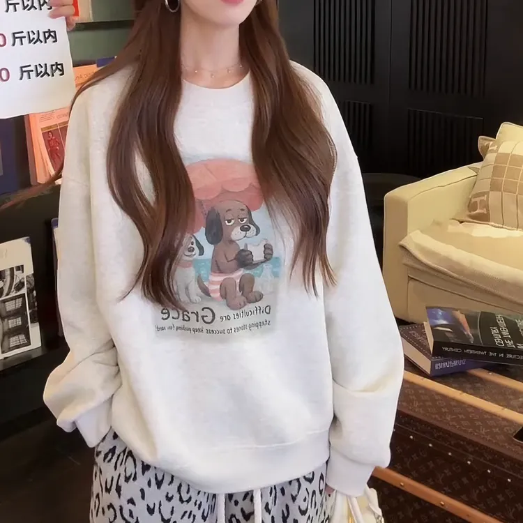 chic美式画报 秋季新款微做旧小狗画报印花卫衣LK2506661