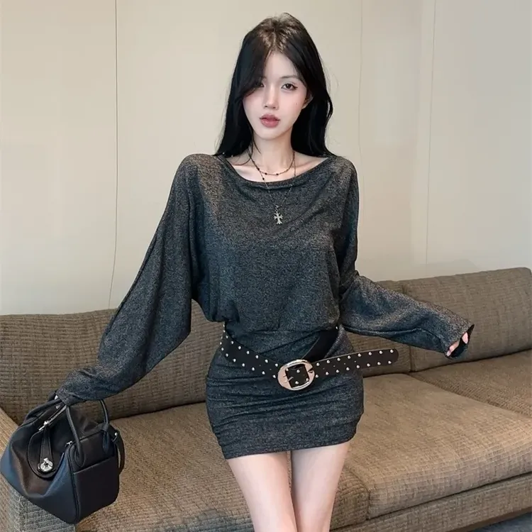 氛围感斜肩慵懒风包臀裙女2025年秋装新款辣妹性感蝙蝠袖连衣短裙