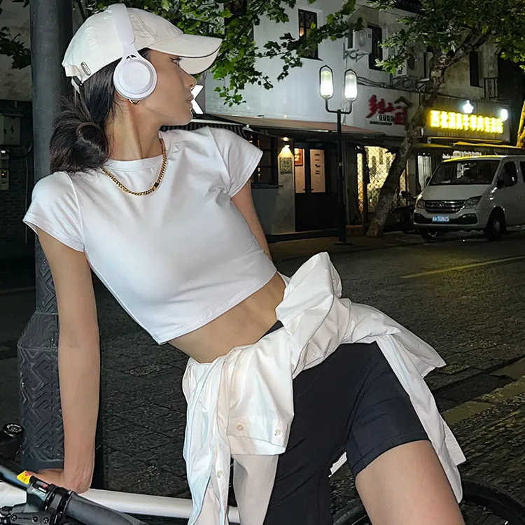 美式短白T小众女款修身短袖上衣小立领辣妹短款甜美可爱风格衣服