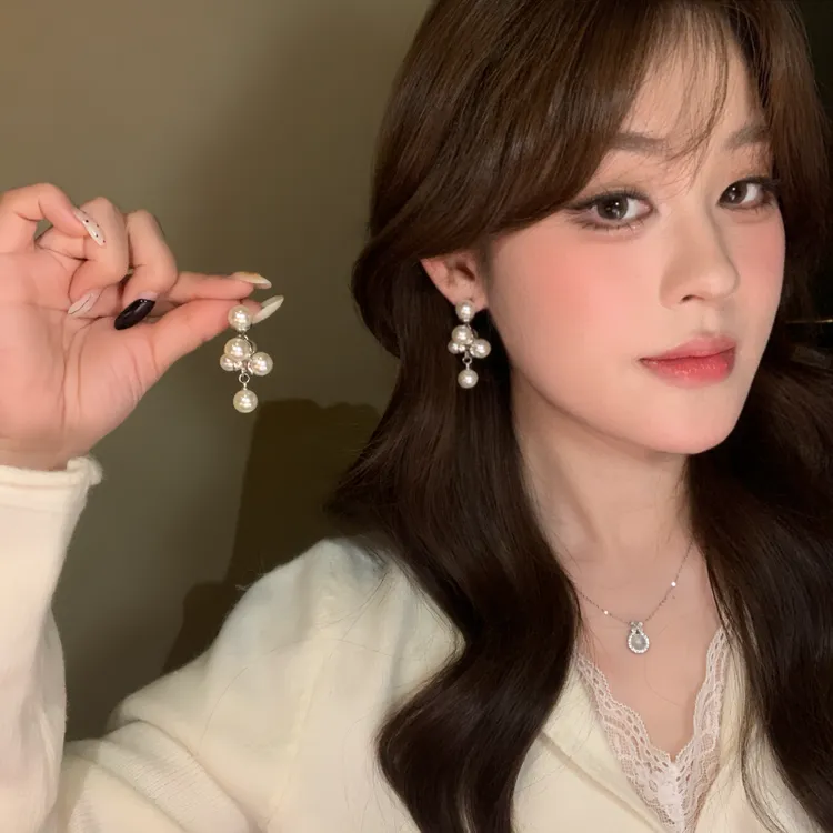 铜合金耳饰 许我耀眼许妍同款珍珠耳环女法式优雅精致长款耳钉