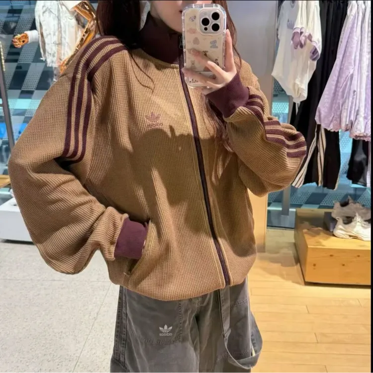 adidas/阿迪达斯三叶草中性琥珀流光华夫格运动宽松外套KC2620