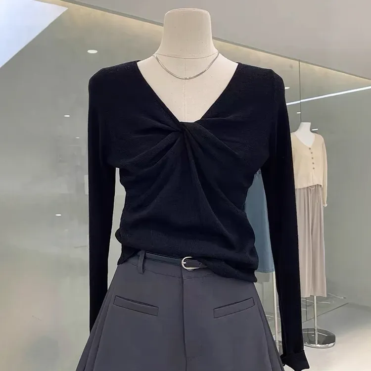 欧若风纽结V领气质上衣女秋季新款洋气修身显瘦长袖打底衫T恤内搭