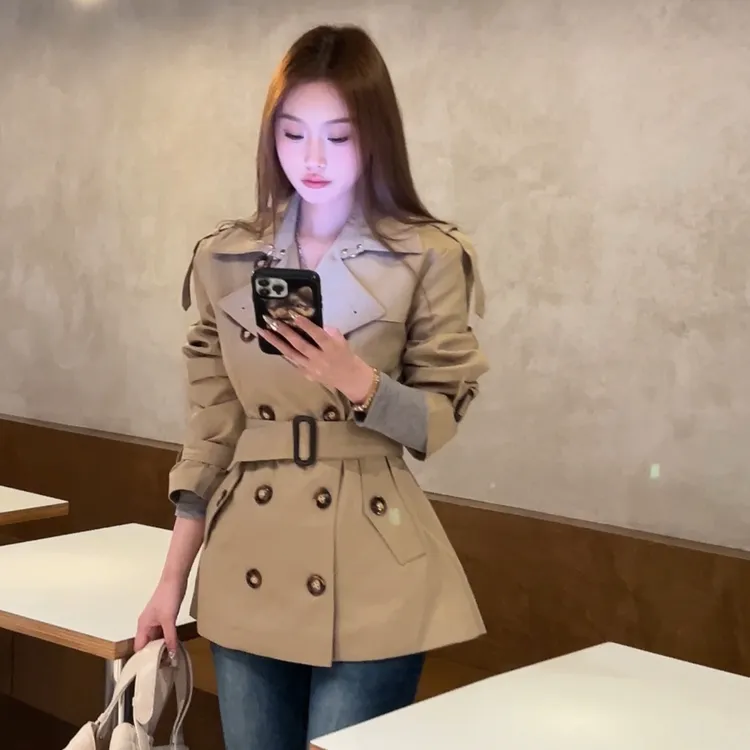 【吕亿studio】卡其色双排扣短款风衣外套女秋季气质收腰修身长袖