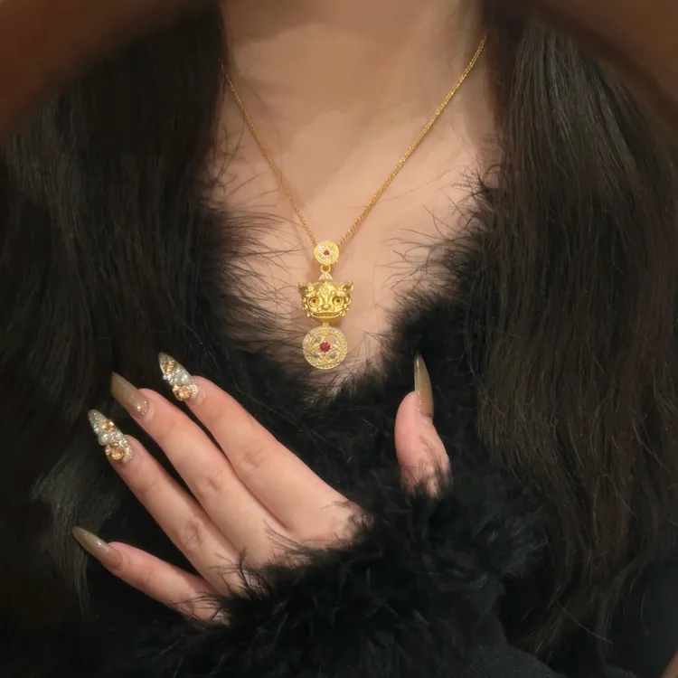 铜合金项链 新款爆闪招财貔貅项链女款精美气质百搭不掉色坠链