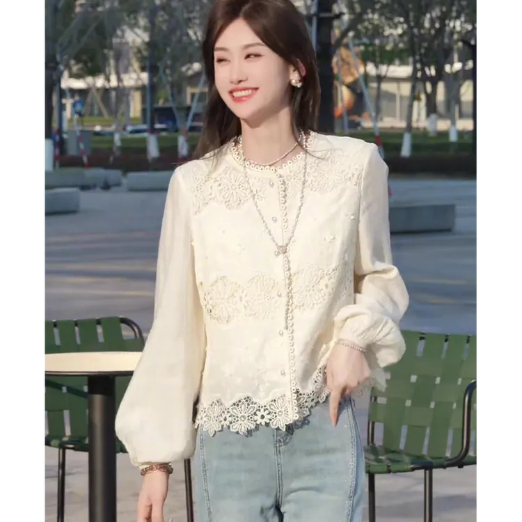白色法式蕾丝钩花长袖衬衫女2025早春季新款气质时尚圆领甜美上衣