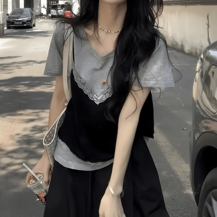 假两件T恤夏季高级感轻奢减龄洋气上衣茶里茶气别致独特漂亮灰色