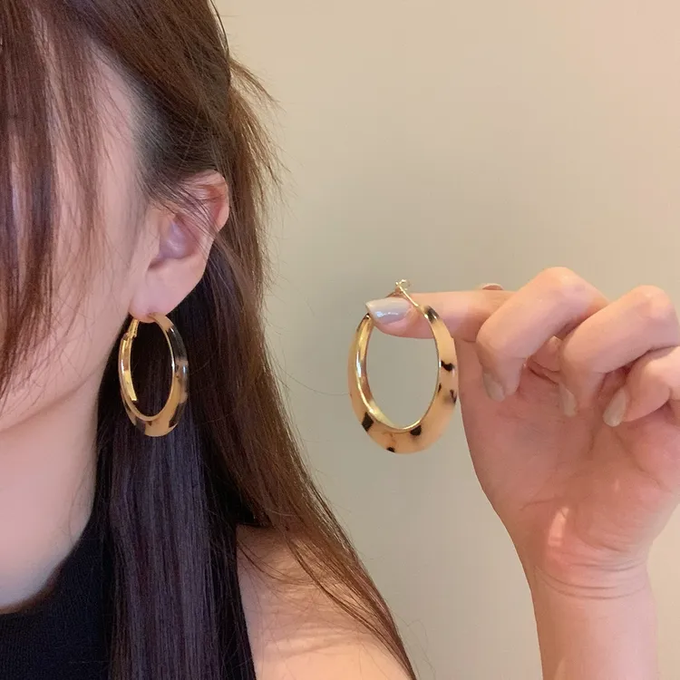 合金树脂耳饰 赵露思同款气质豹纹几何耳环女轻奢高级感耳圈耳饰