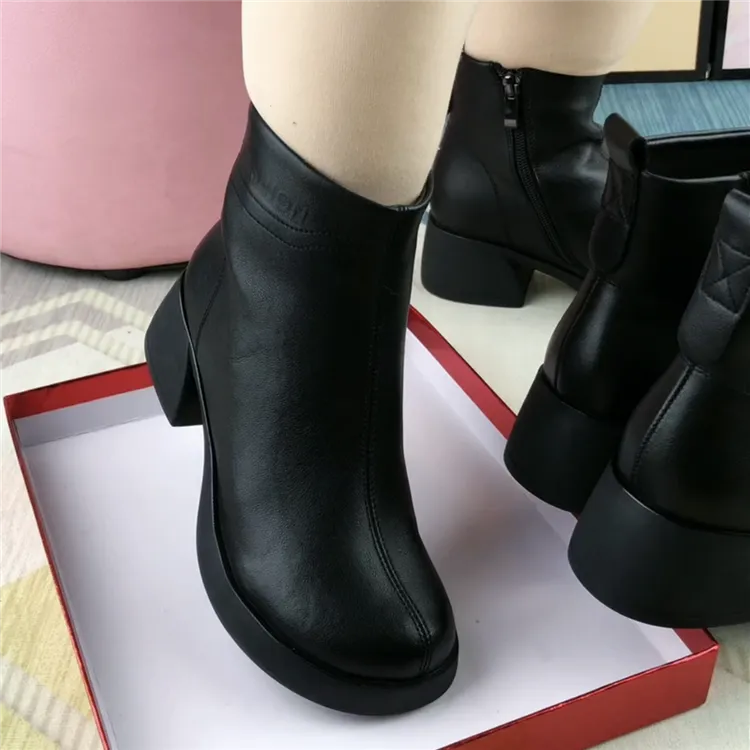 短靴女真皮粗跟圆头靴子女休闲棉鞋女冬加绒轻便防滑软底马丁靴女