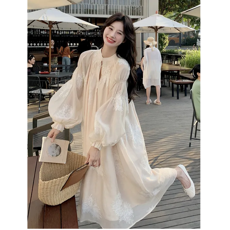 【十七专属】夏季新款法式刺绣宽松灯笼袖连衣裙女气质国风春装7715