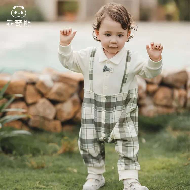 男宝宝纯棉抓绒连体哈衣春秋冬季婴幼儿爬服外穿保暖假两件周岁礼