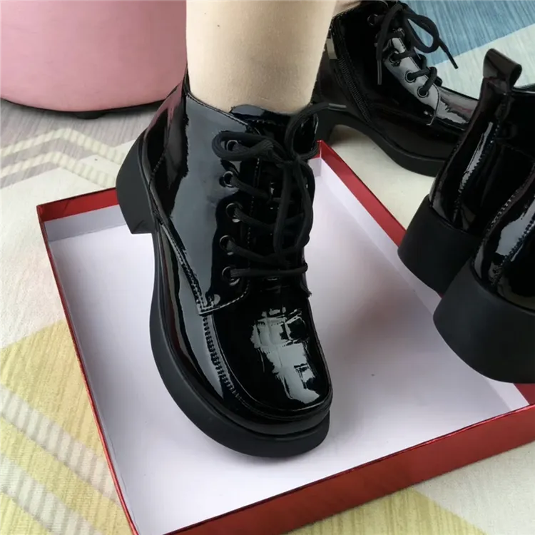 短靴女真皮粗跟圆头靴子女休闲棉鞋女冬加绒轻便亮面软底马丁靴女