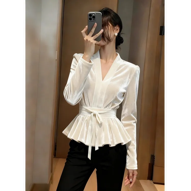 法式小资白色丝绒衬衫女2025秋冬款巨好看高级感轻奢减龄洋气上衣