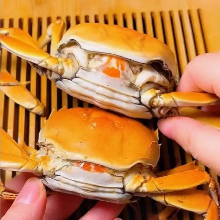 徐丹徐丹{活蟹}母蟹3两一只起步，直播间现场称重，大闸蟹