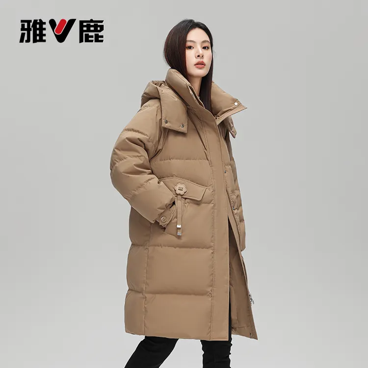 雅鹿25年新款90绒子含量飘带花扣款冬季时尚保暖冬季羽绒服女
