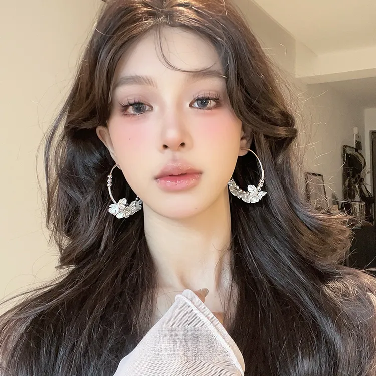 合金亚克力耳饰 复古花朵串珠耳圈女气质仙气设计高级感百搭耳环