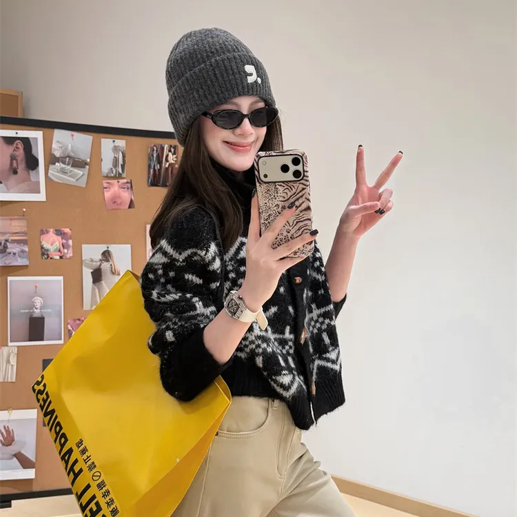 YPP！【图画本】慵懒费尔岛提花牛角扣复古软糯针织毛衣外套