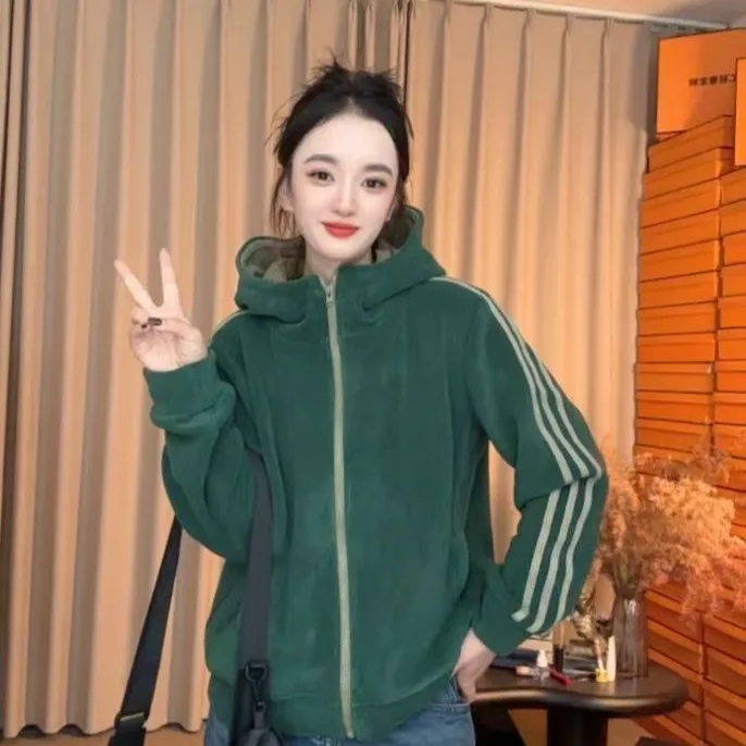 运动加厚长袖厚款时尚绿色连帽卫衣拼接短款工装风