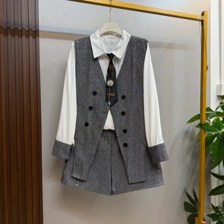 新款大码女装欧货时尚洋气设计师款亮闪闪马甲短裤三件套套装