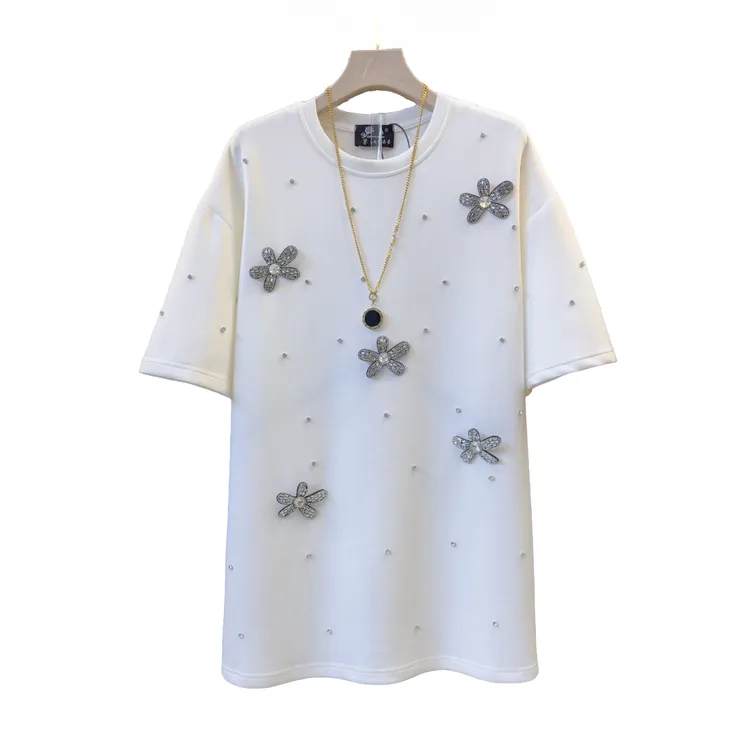 百搭简约休闲纯色重工遮肉显瘦立体五瓣花洋气镶钻T恤衣长78左右