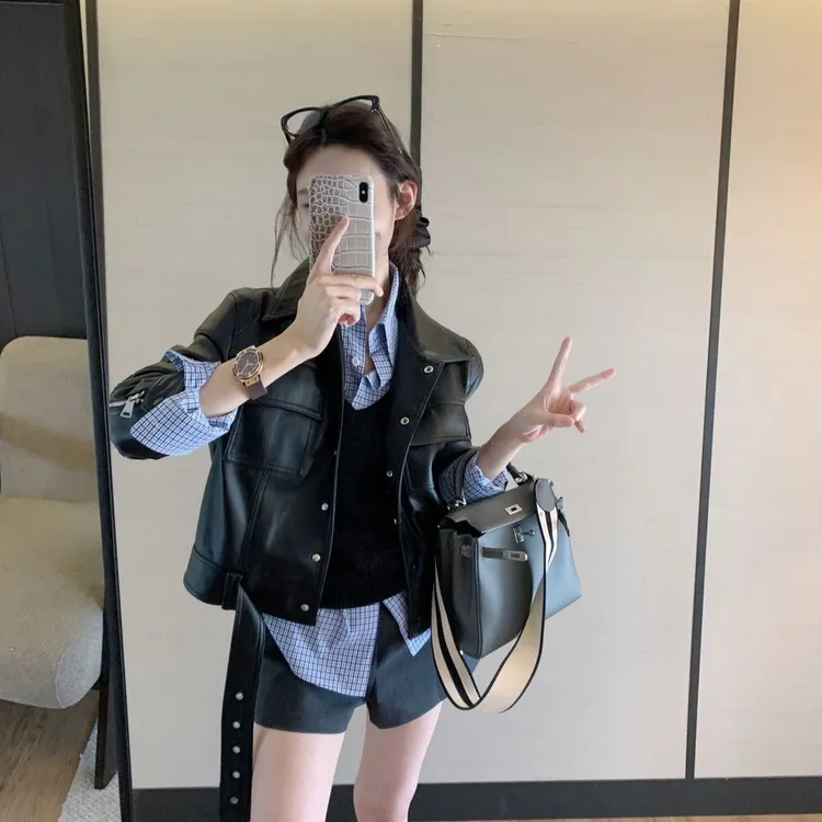 韩系早秋穿搭一整套气质高级感针织背心打底衬衫百搭短裤宽松皮衣