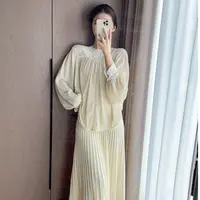 ZLeays林小允-暖霭-刺绣蕾丝袖肩米色长袖上衣XMXY270