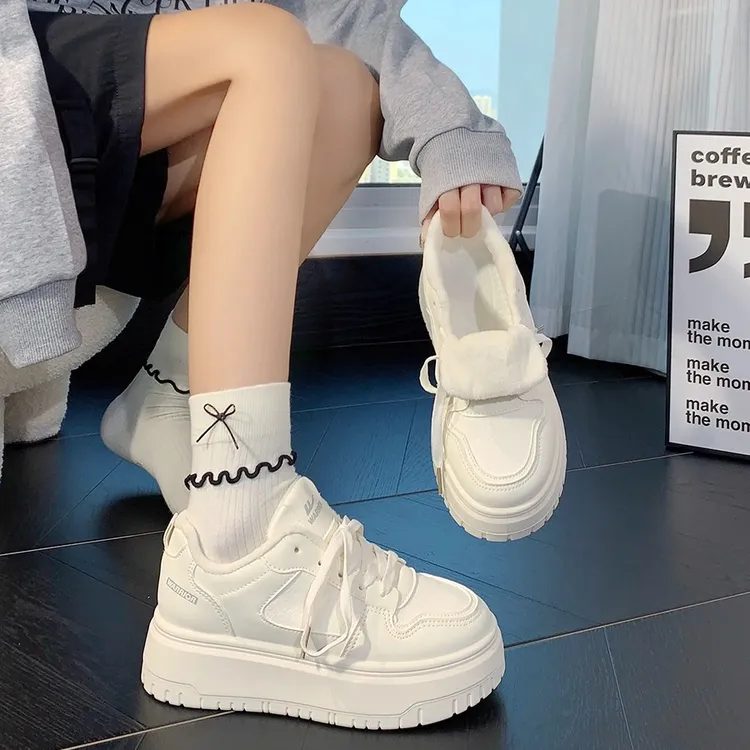 回力加绒厚底小白鞋女鞋2025秋冬新款面包鞋运动休闲百搭保暖棉鞋