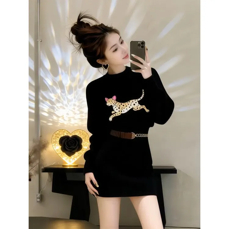 MARIE.COCO清新风黑色卡通连衣裙女秋冬新款小子气质独特漂亮裙子