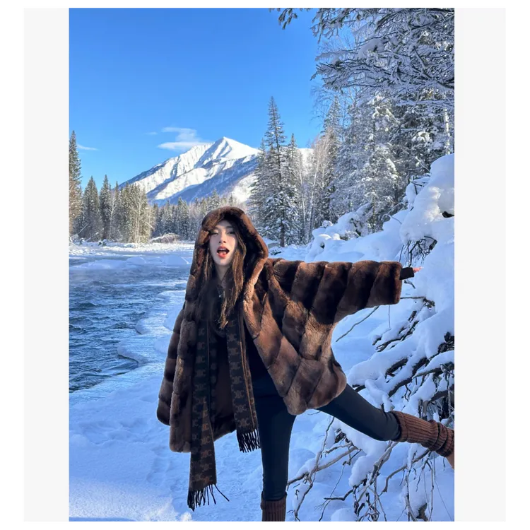 QIXIAOYAO.皮草青紫蓝兔皮毛一体皮草连帽蝙蝠袖外套#YTSDK1980