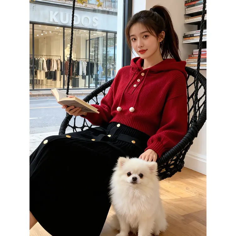 小众别致红色连帽抽绳纯色卫衣女款秋季黑色休闲百搭半身裙两件套