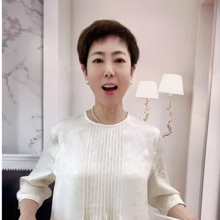 赛汗王春夏新款时尚百搭桑蚕丝圆领女长裙 724037