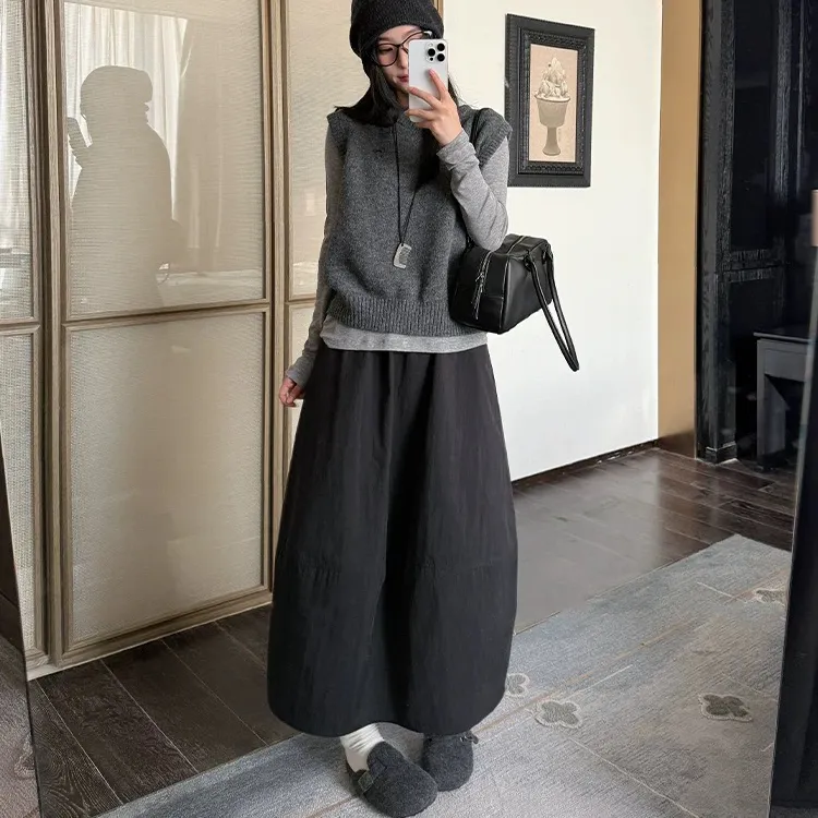 灰色刺绣针织马甲内搭上衣秋叠穿减龄显瘦花苞半身裙韩系三件套装