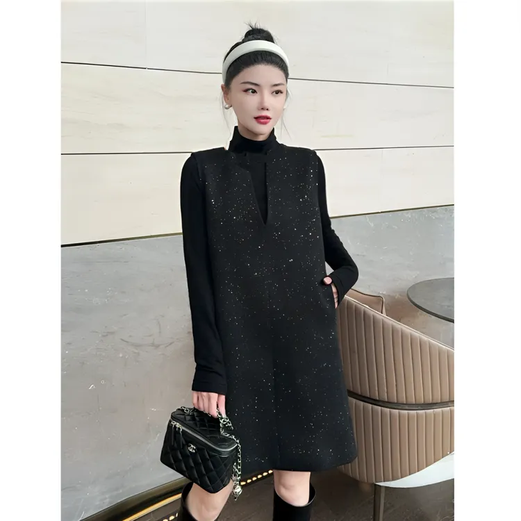 新款洋气欧货重工亮片背心裙名媛风A字版送蕾丝袖口打底衫