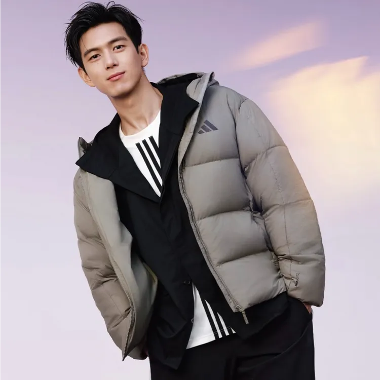 阿迪达斯李现同款暖芯羽绒服 拒水防风保暖连帽鸭绒KC2479