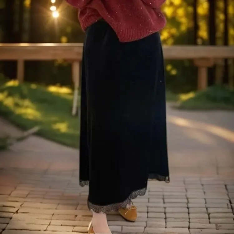 深圳南油高端丝绒蕾丝赫本 A字高腰直筒半身裙2025秋季新品正版