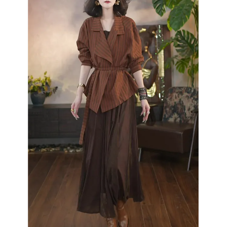 轻奢高级感时尚套装女2025春秋新款文艺减龄显瘦条纹衬衫+半身裙