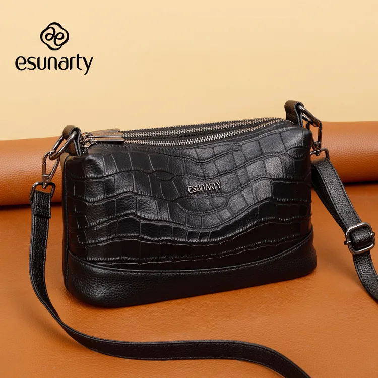 斜挎包包女款爆款2025新款真皮牛皮大容量鳄鱼纹女士中年妈妈包