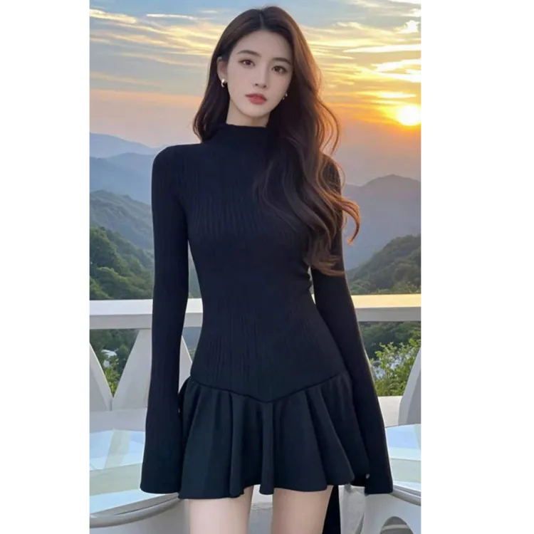 纯欲黑色立领长袖连衣裙女小个子轻熟风竖纹修身高腰褶皱A字短裙