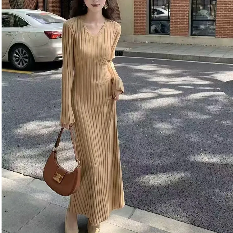 mulisha/穆丽莎v领坑条针织连衣裙女新款绑带收腰简约打底裙子