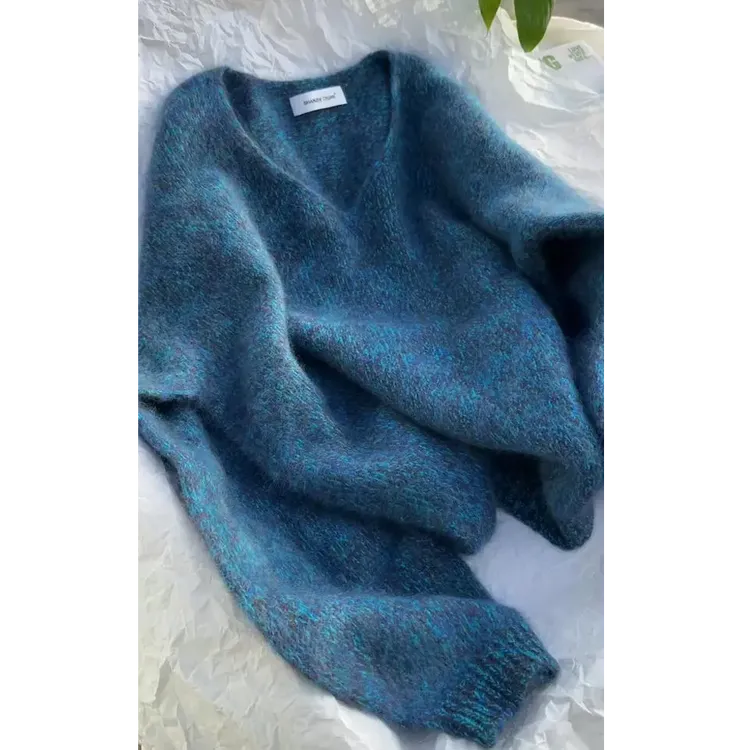 韩系蓝色V领软糯马海毛毛衣女秋冬外穿加厚宽松奶fufu针织上衣