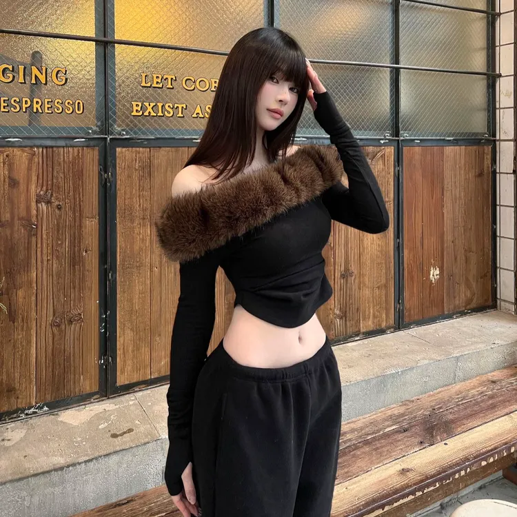 毛领一字肩长袖T恤上衣女秋冬纯欲修身内搭设计感上衣黑色阔腿裤