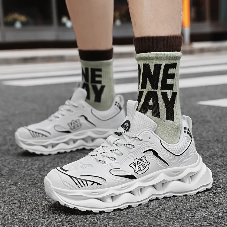 2025潮流夏季百搭软底轻便跑步情侣透气舒适运动休闲鞋